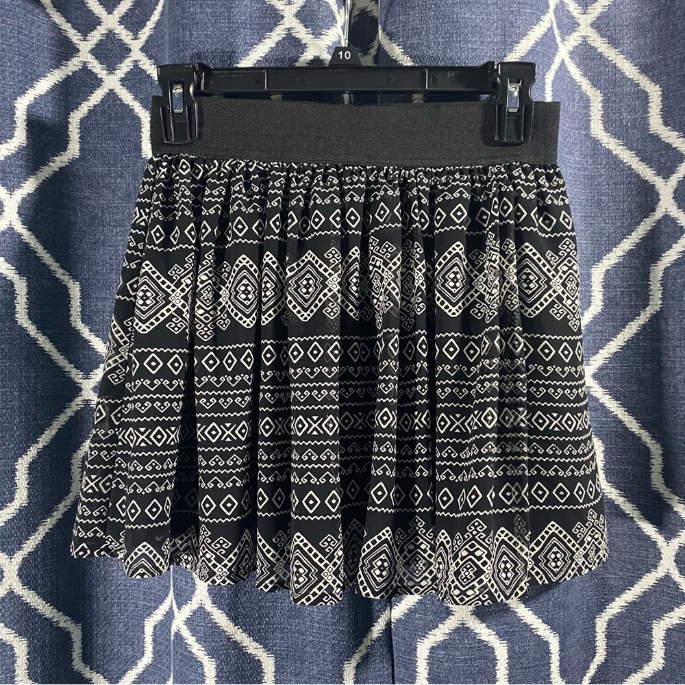 Geometric Pattern Flowy Skirt
